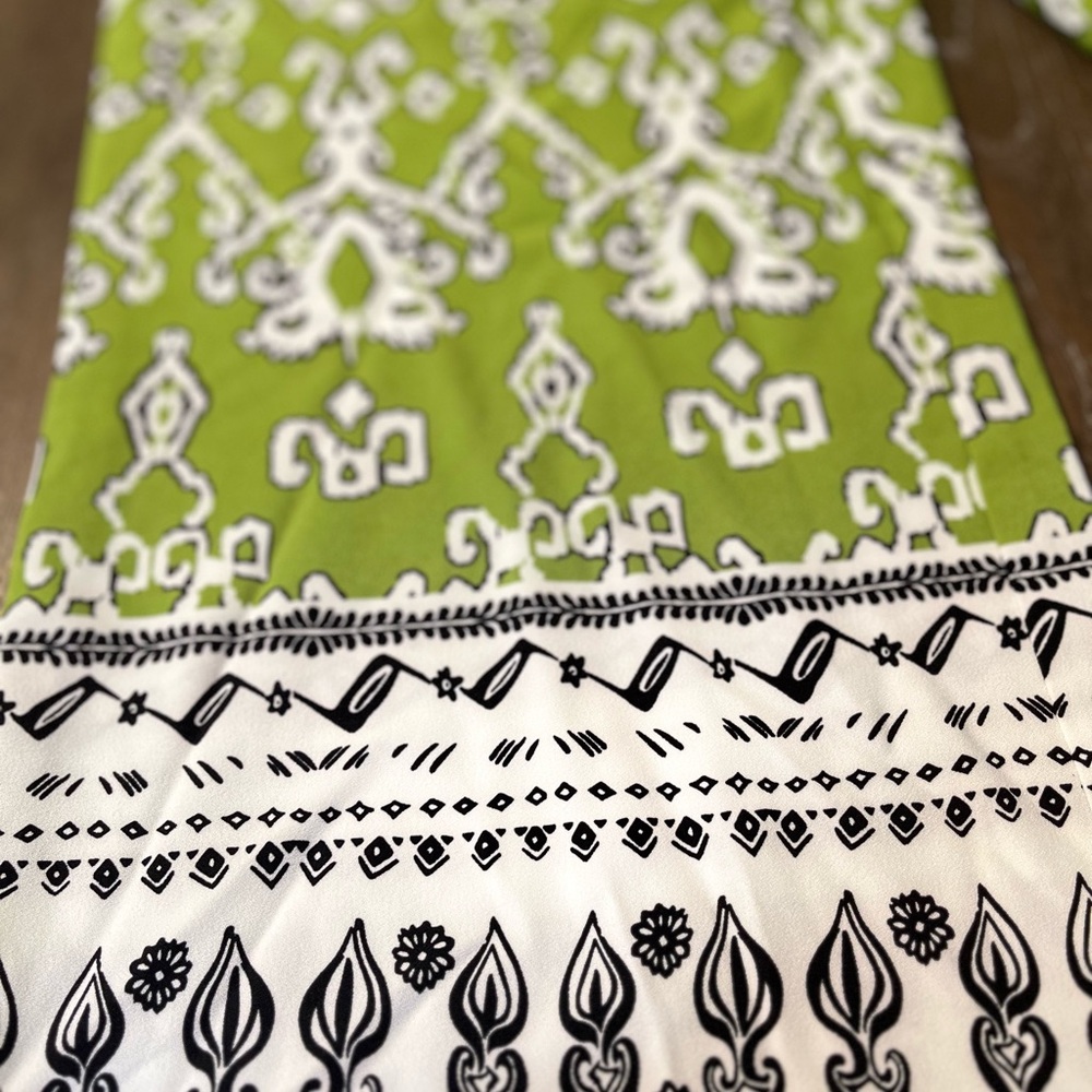 Wide Leg Printed Pants - Picture 2 of 7